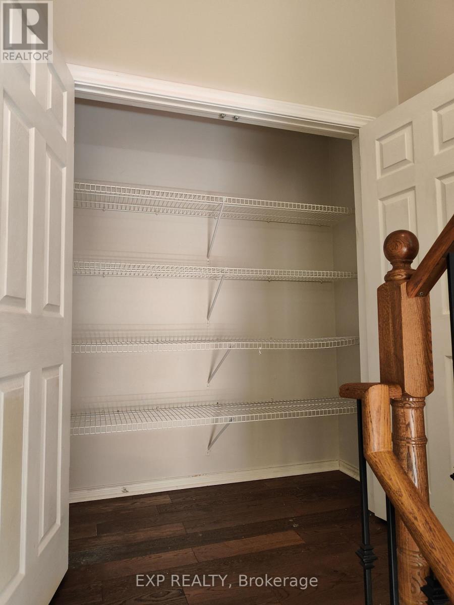 5919 Tampico Way, Mississauga, Ontario  L5M 6Z3 - Photo 7 - W12647648