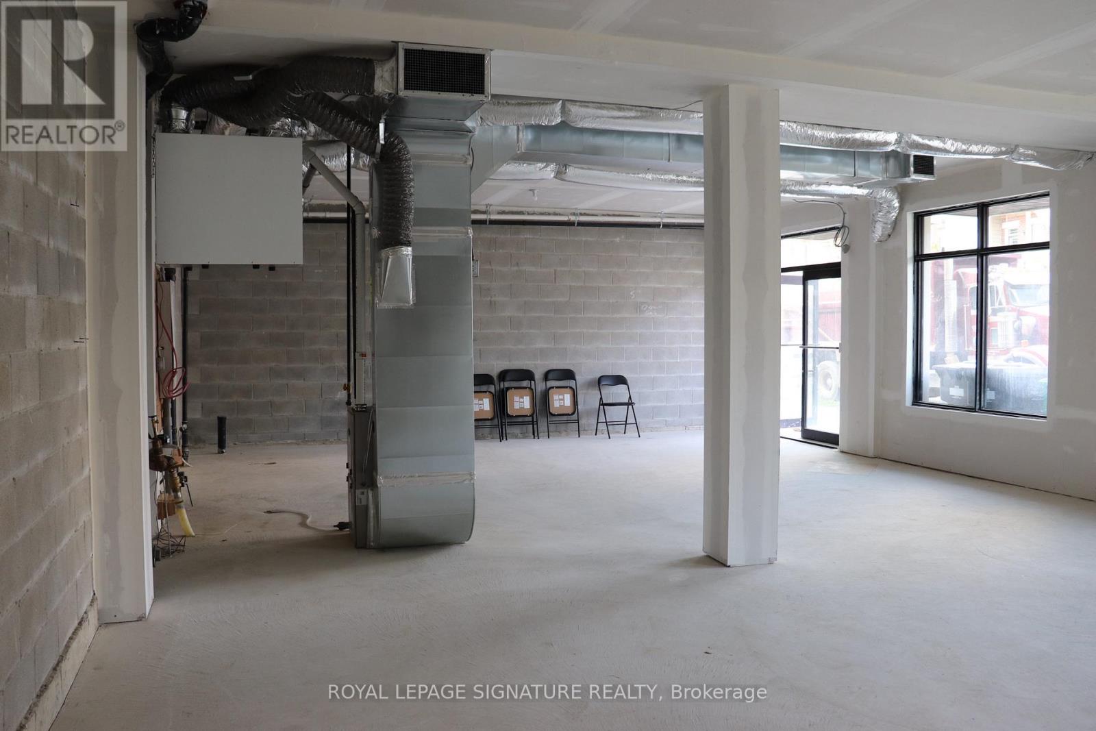 431 Dougall Avenue, Caledon, Ontario  L7C 4L5 - Photo 11 - W12647650