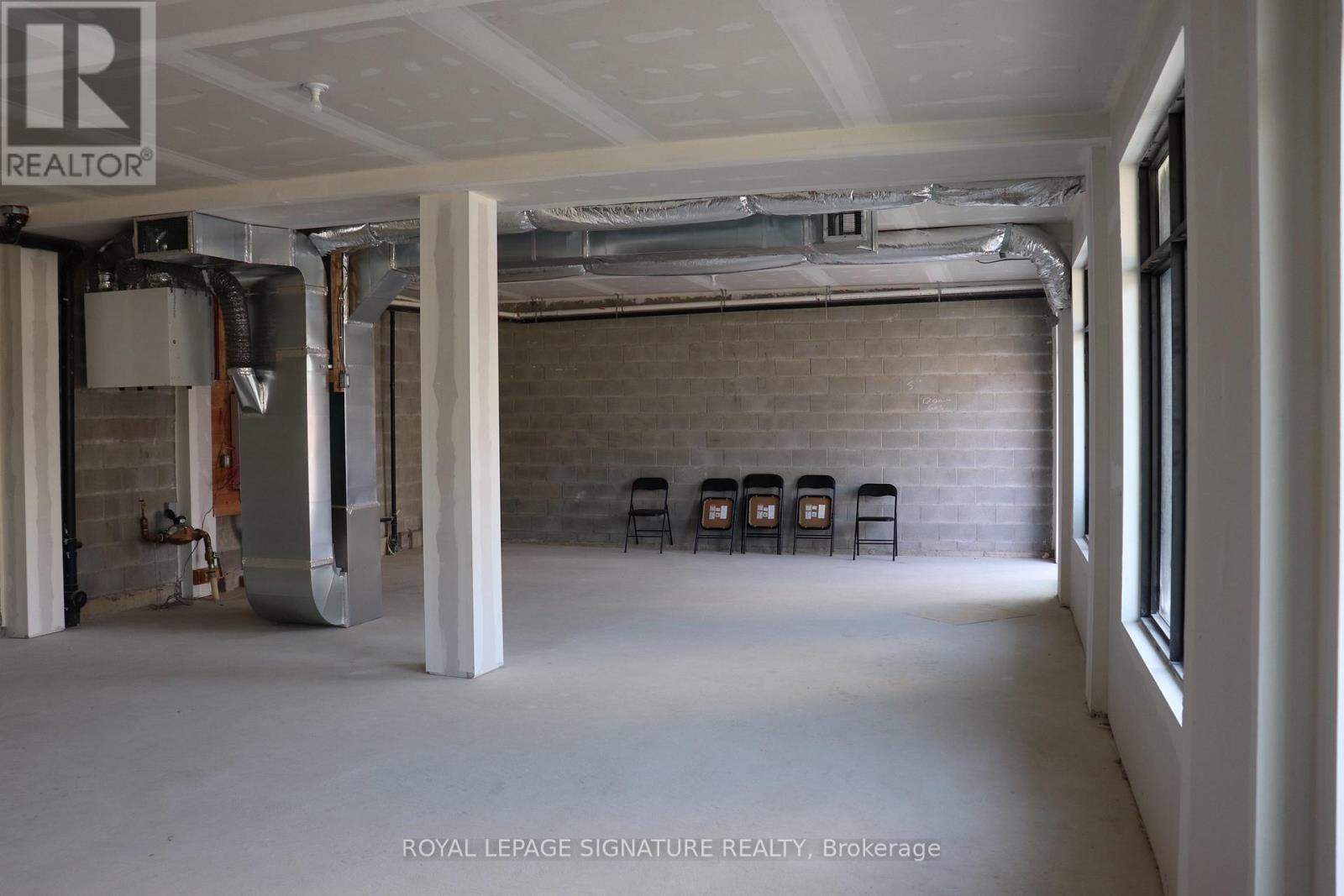 431 Dougall Avenue, Caledon, Ontario  L7C 4L5 - Photo 7 - W12647650