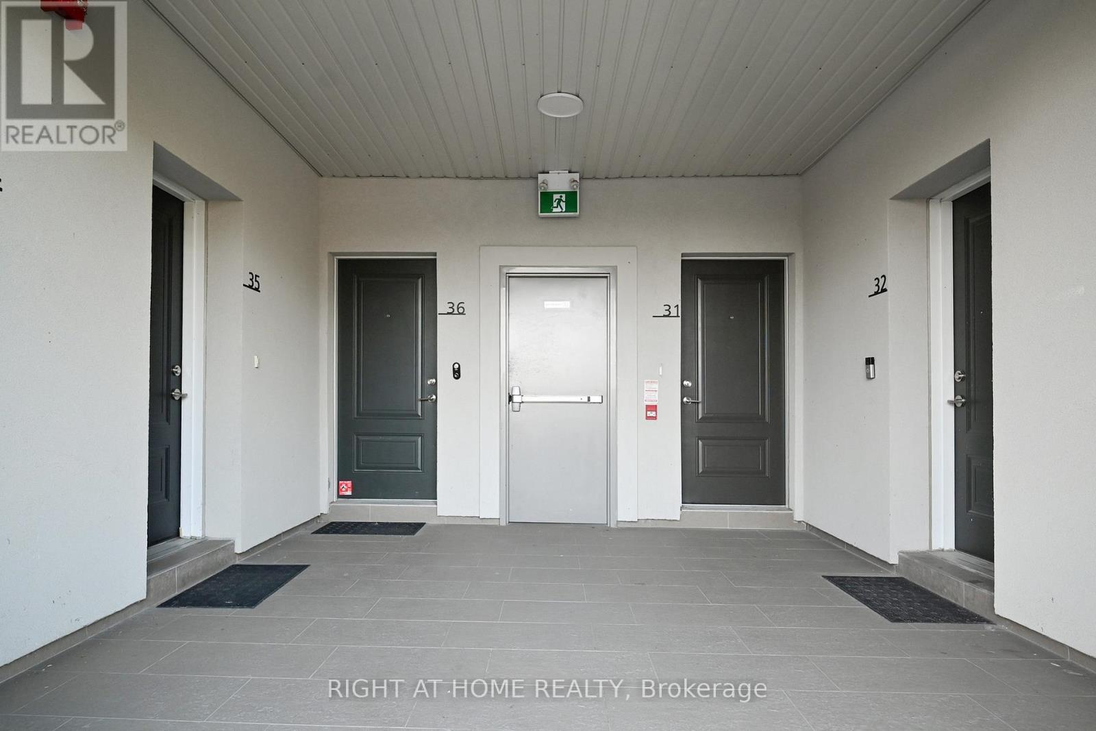 32 - 81 Armdale Road, Mississauga, Ontario  L4Z 0A6 - Photo 4 - W12647660