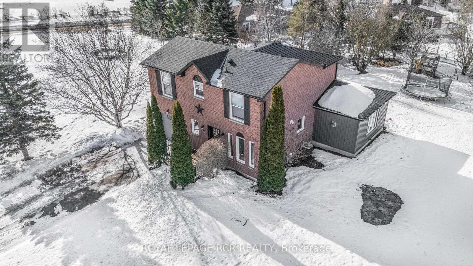 18 Peter Street, Amaranth, Ontario  L9W 5Z8 - Photo 3 - X12482104