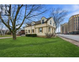 2 GARY AVENUE, Hamilton, Ontario