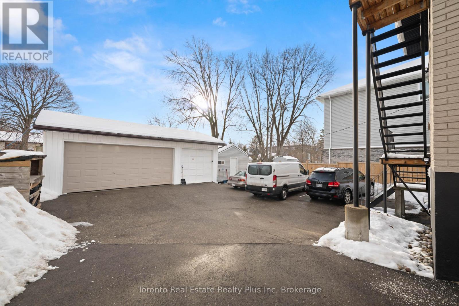 77 Second Avenue, Kitchener, Ontario  N2C 1N4 - Photo 6 - X12647678