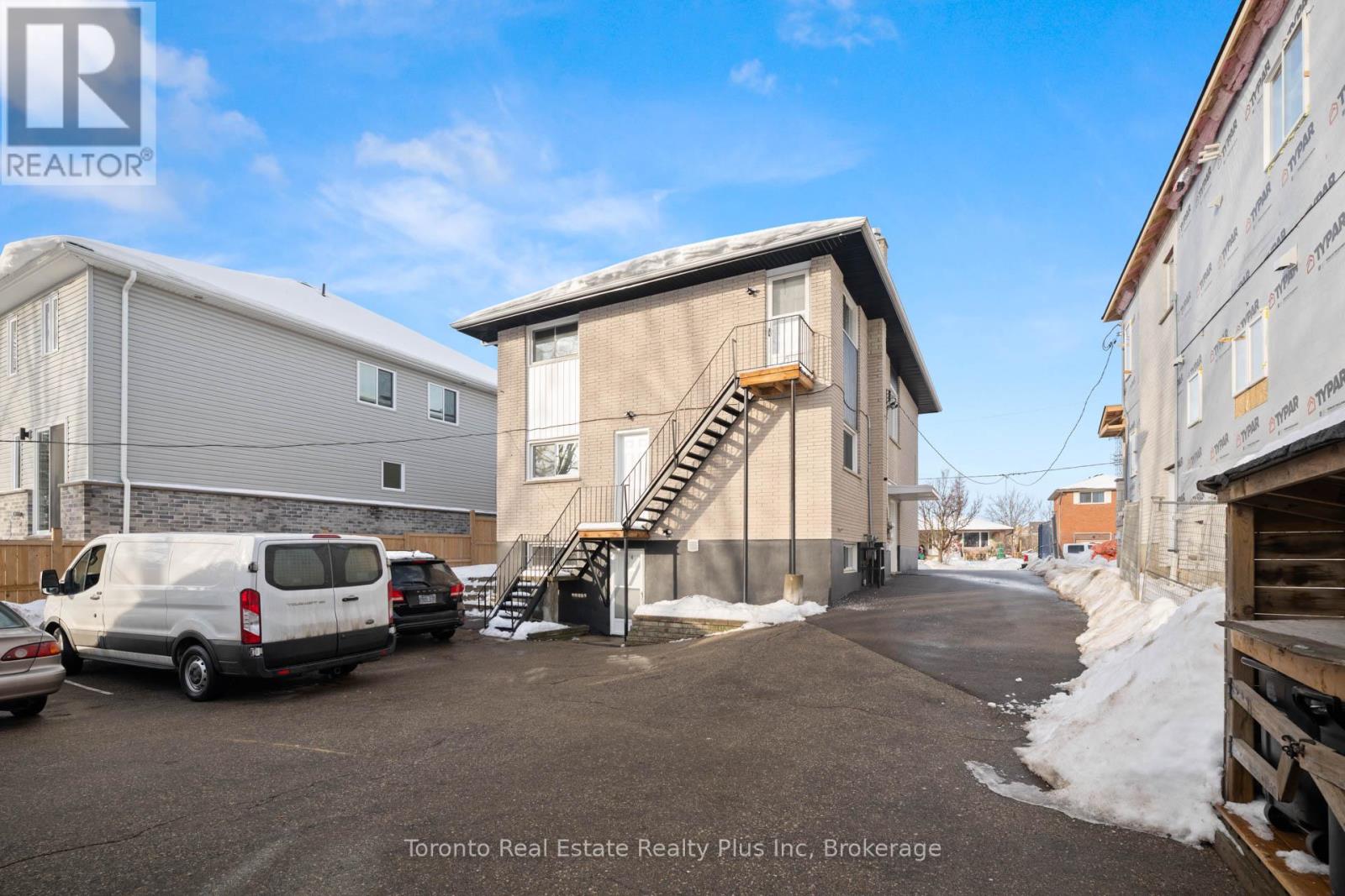 77 Second Avenue, Kitchener, Ontario  N2C 1N4 - Photo 7 - X12647678