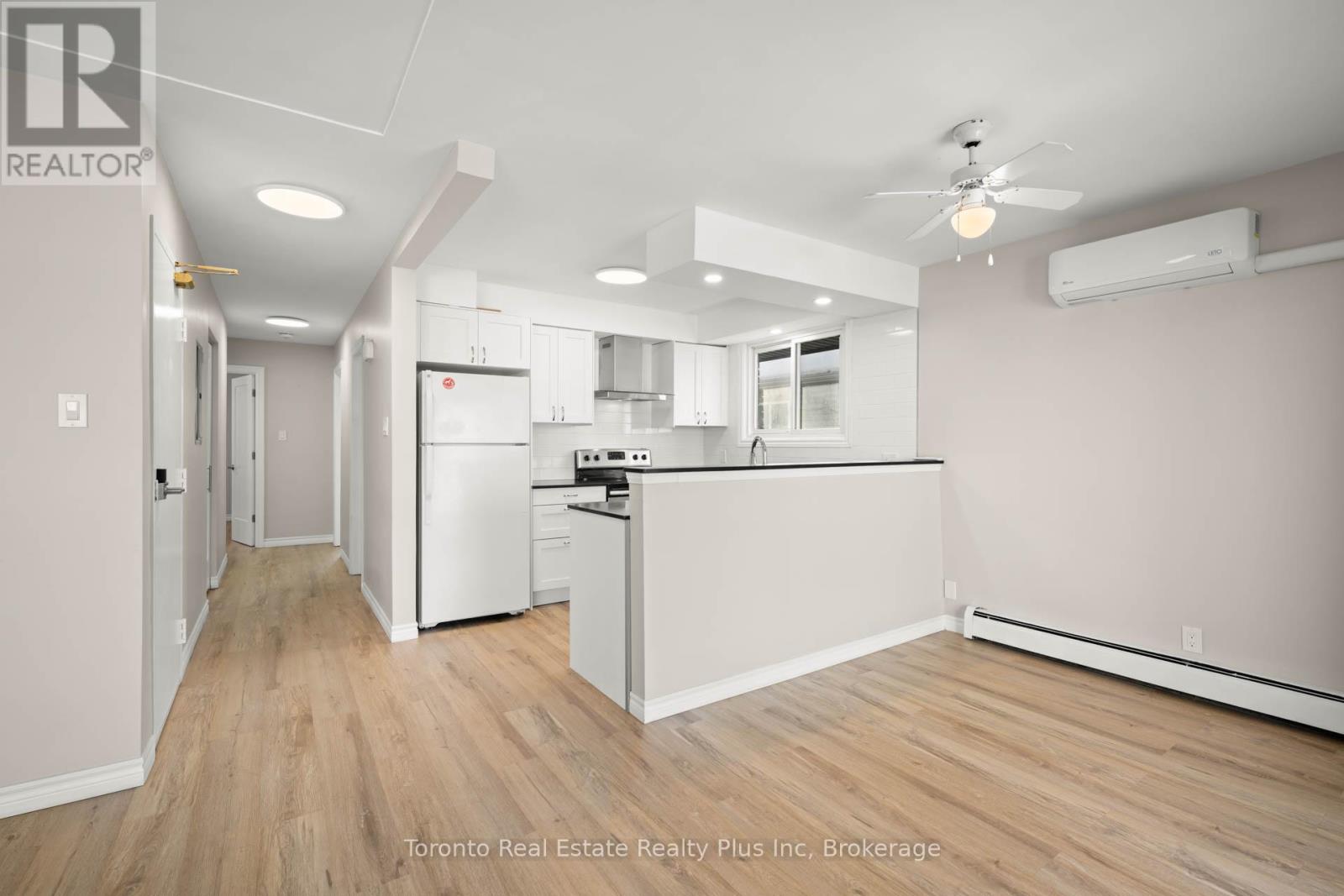 77 Second Avenue, Kitchener, Ontario  N2C 1N4 - Photo 8 - X12647678