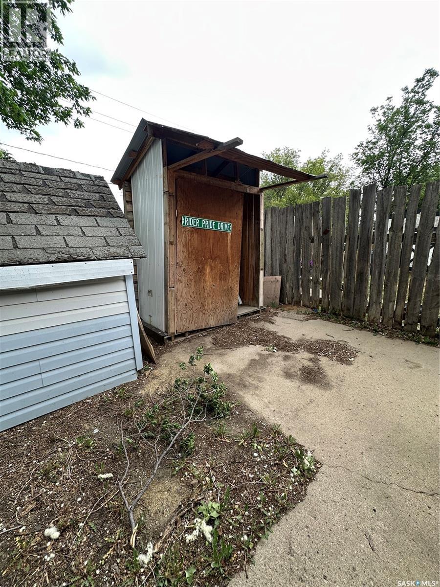 3360 Rutland Avenue, Gull Lake, Saskatchewan  S0N 1A0 - Photo 4 - SK010252