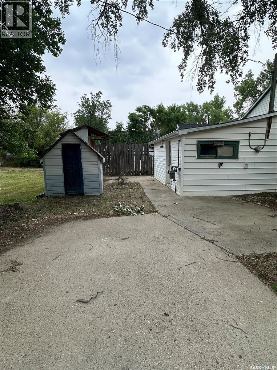 3360 Rutland Avenue, Gull Lake, Saskatchewan  S0N 1A0 - Photo 3 - SK010252