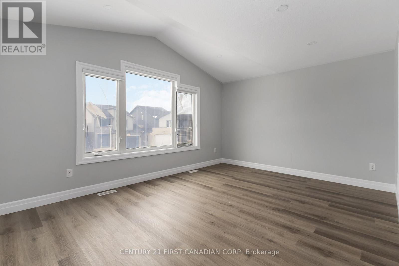 #upper - 2265 Southport Crescent, London South (South U), Ontario  N6M 0J6 - Photo 18 - X12647688