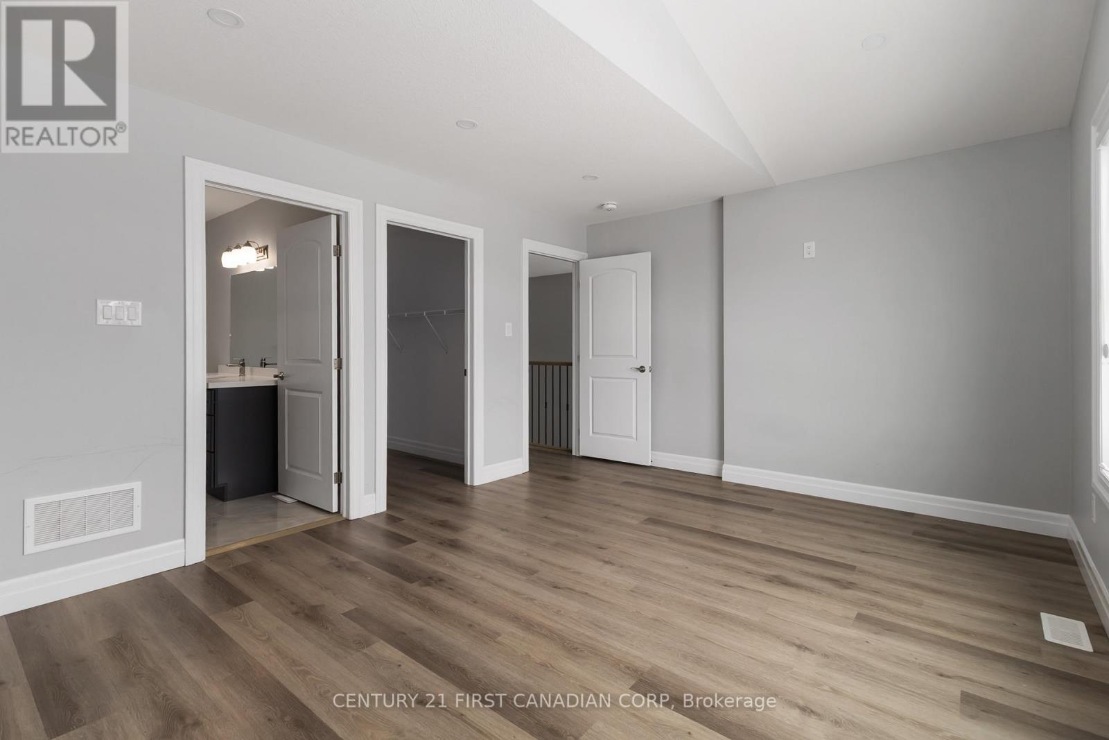 #upper - 2265 Southport Crescent, London South (South U), Ontario  N6M 0J6 - Photo 19 - X12647688