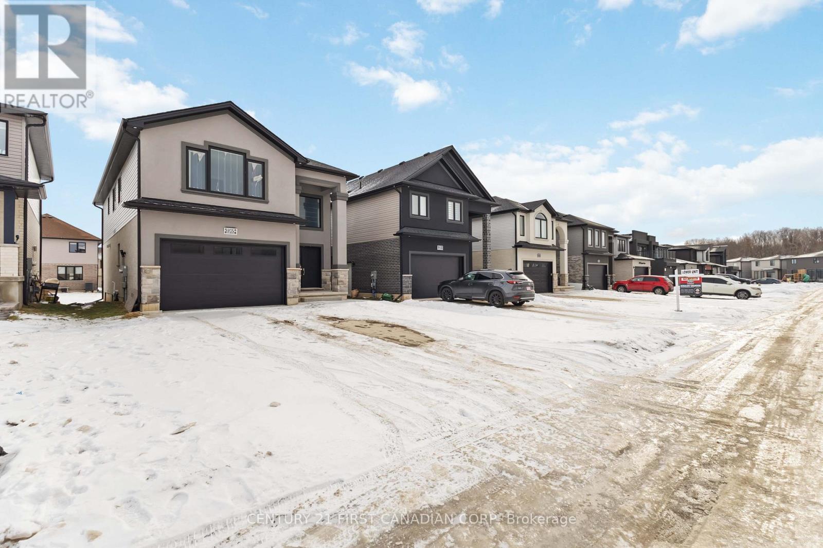 #upper - 2265 Southport Crescent, London South (South U), Ontario  N6M 0J6 - Photo 2 - X12647688