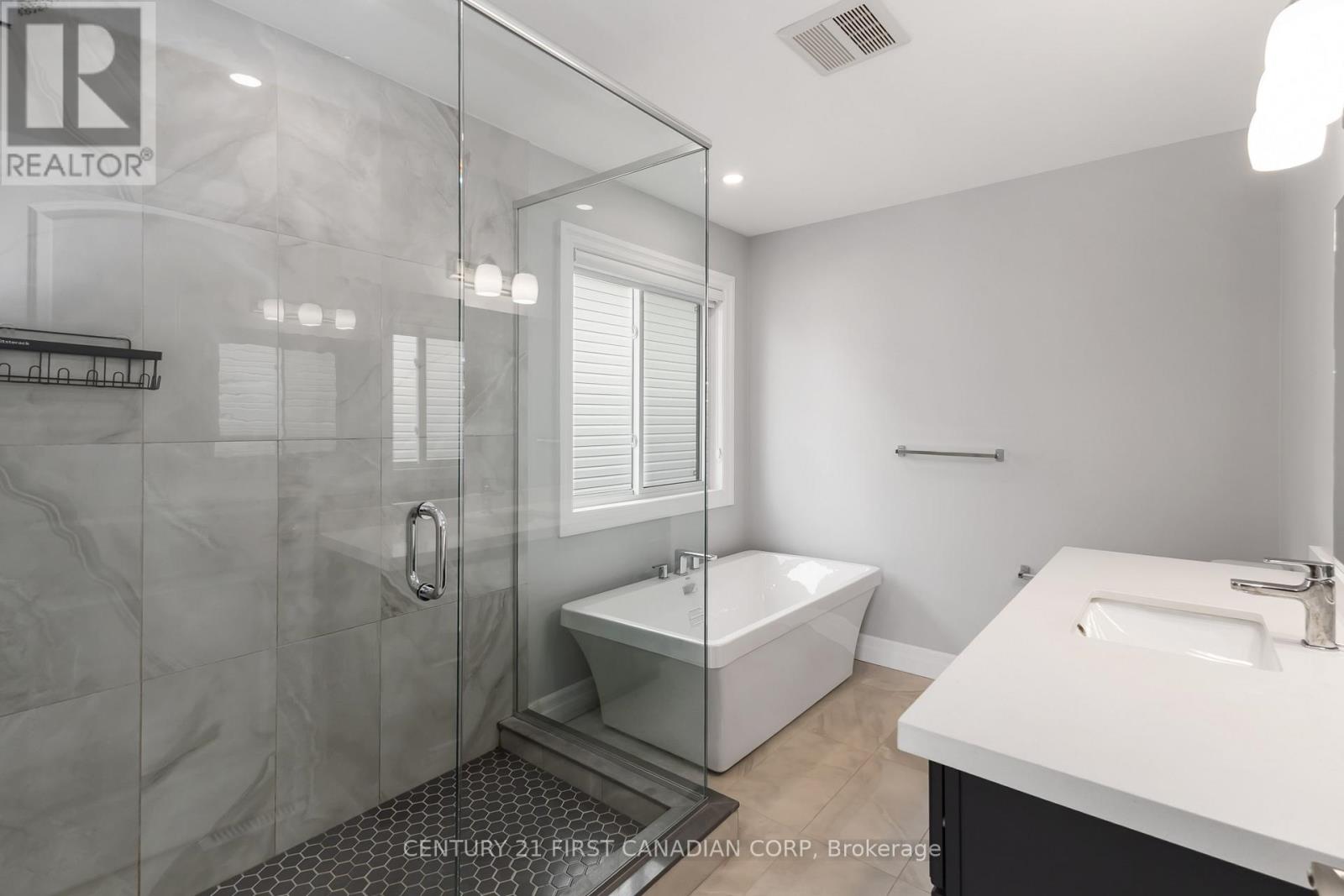 #upper - 2265 Southport Crescent, London South (South U), Ontario  N6M 0J6 - Photo 21 - X12647688