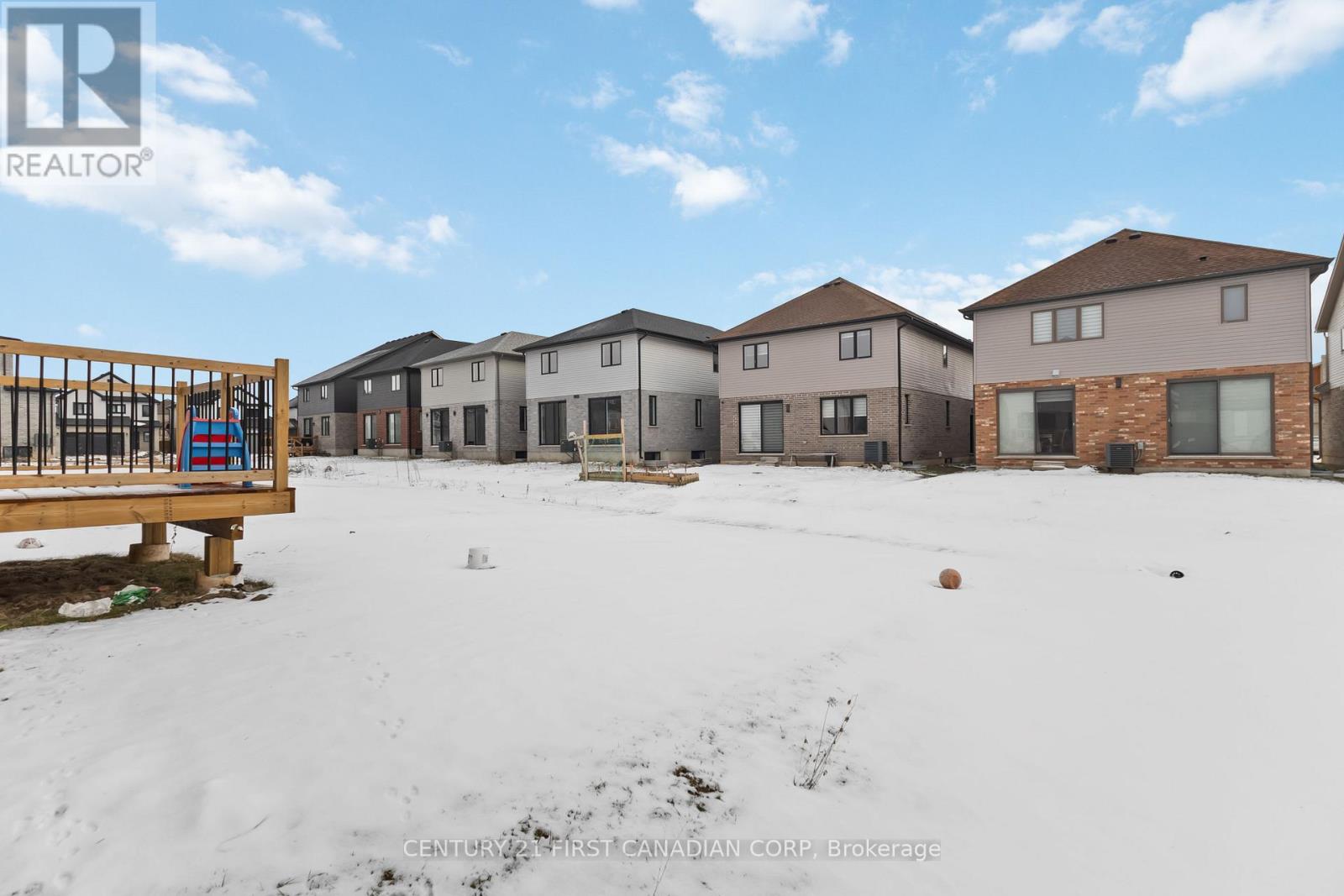 #upper - 2265 Southport Crescent, London South (South U), Ontario  N6M 0J6 - Photo 29 - X12647688