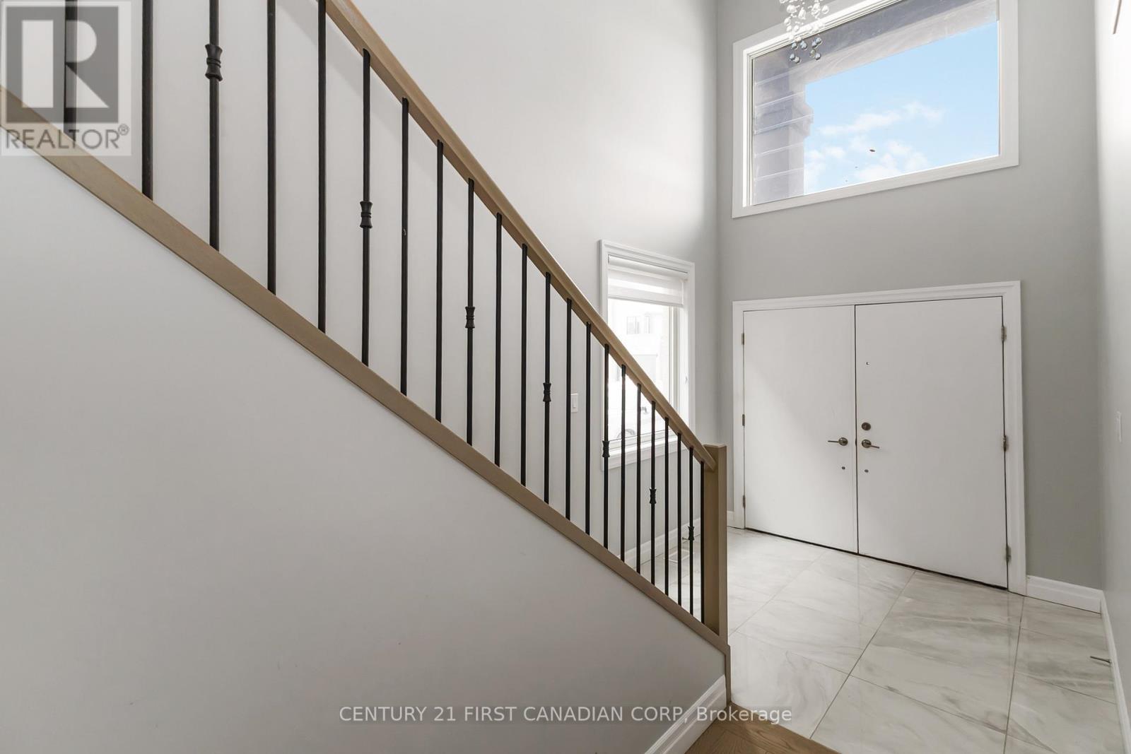 #upper - 2265 Southport Crescent, London South (South U), Ontario  N6M 0J6 - Photo 4 - X12647688