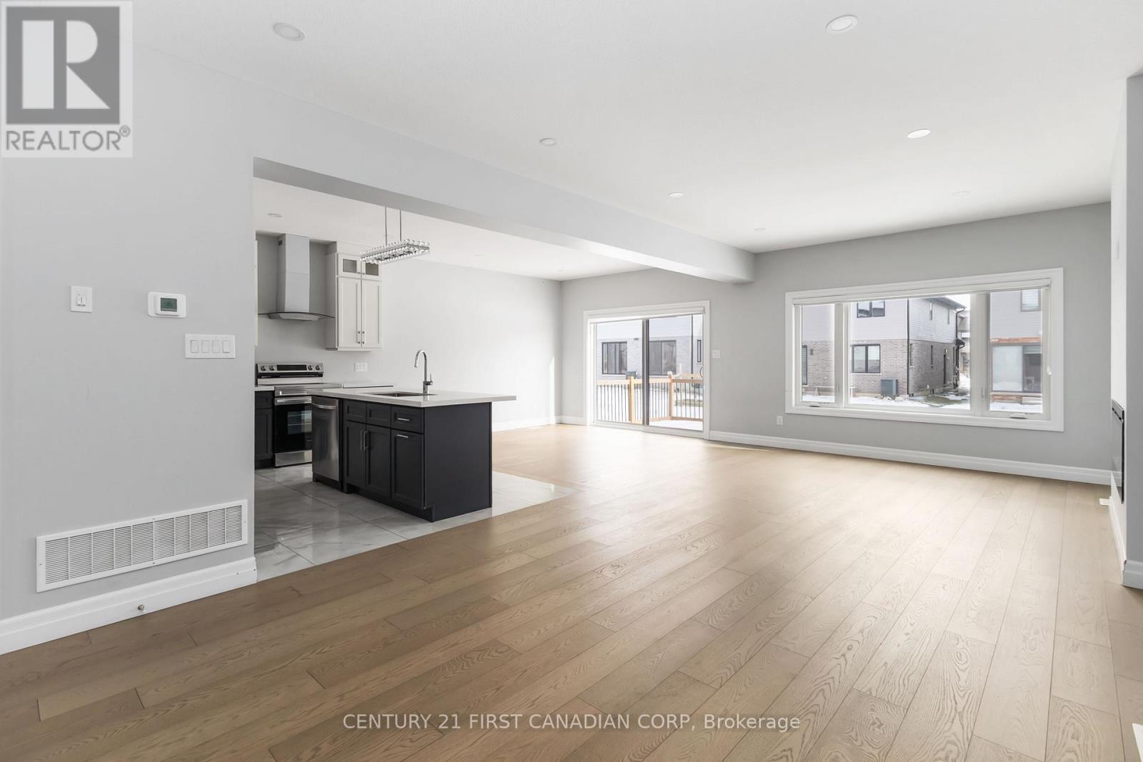 #upper - 2265 Southport Crescent, London South (South U), Ontario  N6M 0J6 - Photo 8 - X12647688