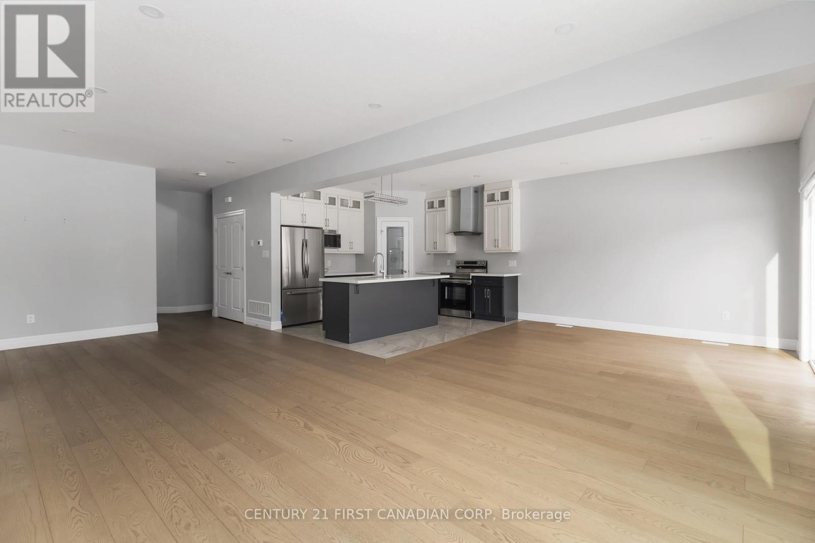 #upper - 2265 Southport Crescent, London South (South U), Ontario  N6M 0J6 - Photo 9 - X12647688