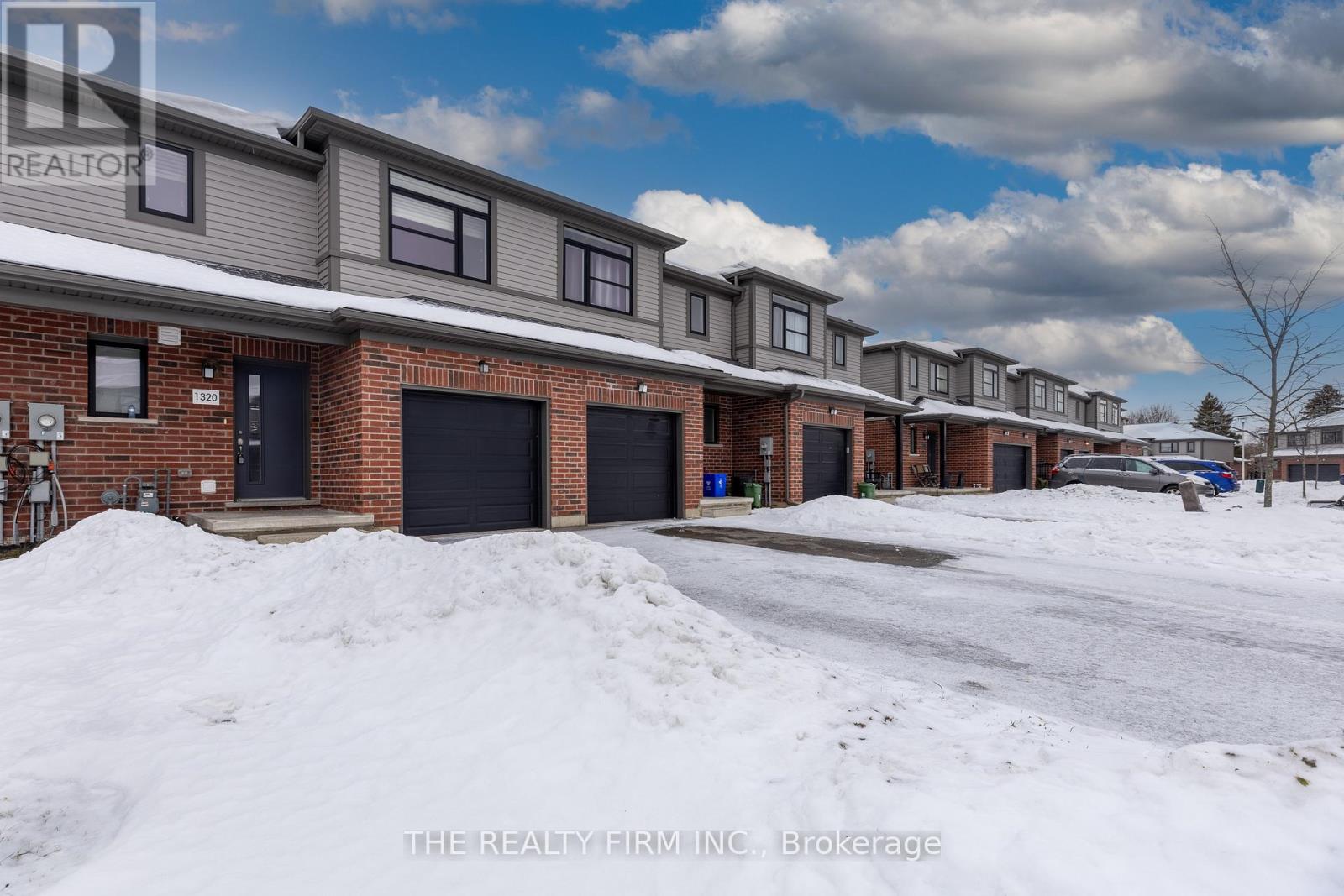 1320 Michael Circle, London East (East E), Ontario  N5V 0B8 - Photo 3 - X12647716