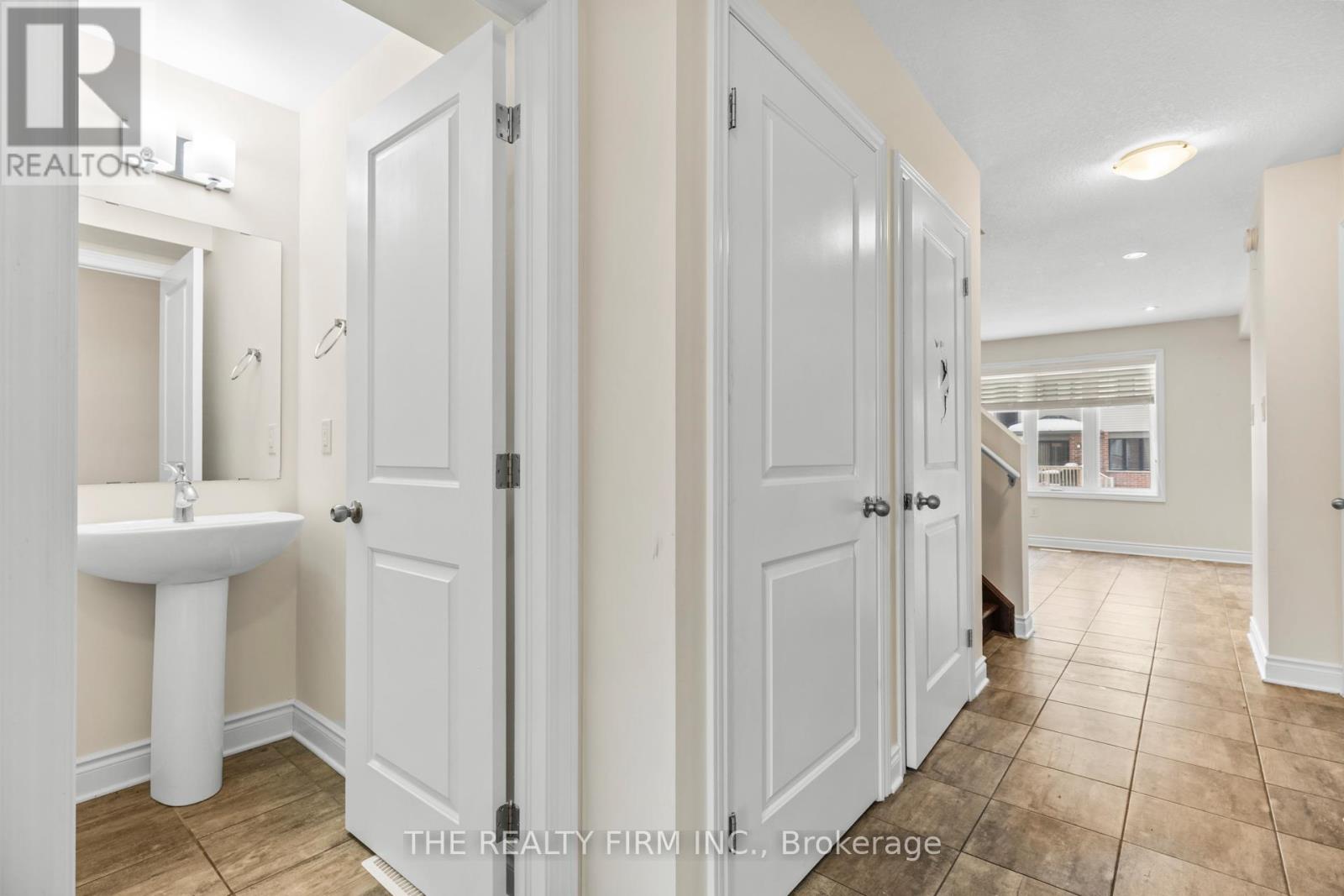 1320 Michael Circle, London East (East E), Ontario  N5V 0B8 - Photo 6 - X12647716