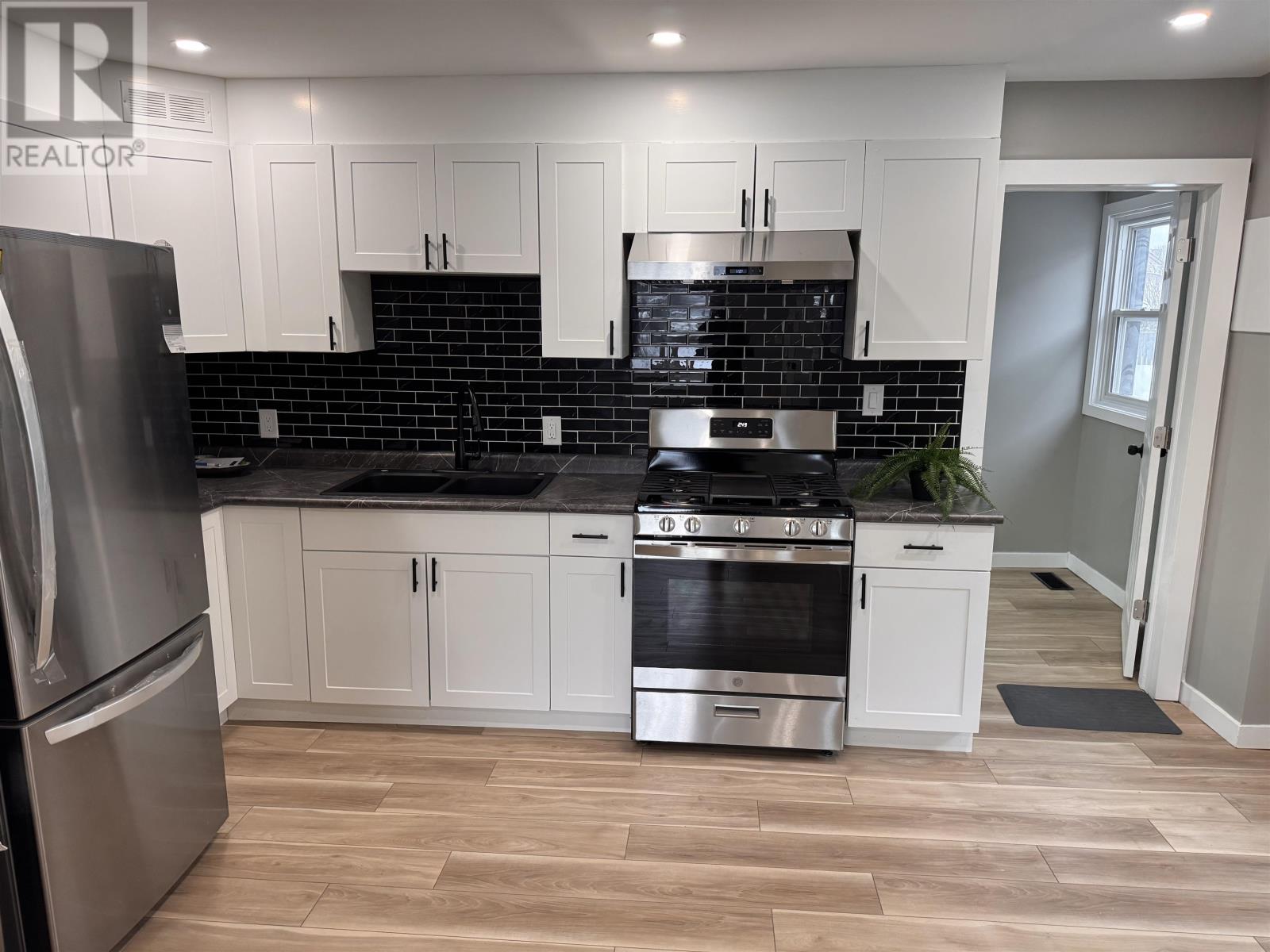 1322 Georgina Ave, Thunder Bay, Ontario  P7E 3J2 - Photo 9 - TB253680