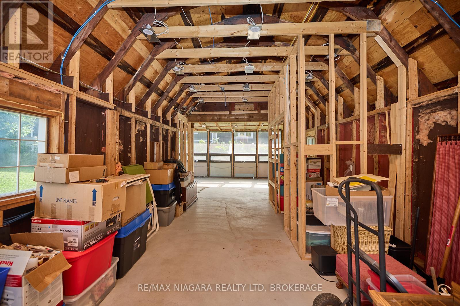 210 Ridgeway Road, Fort Erie (Crystal Beach), Ontario  L0S 1B0 - Photo 9 - X12647696