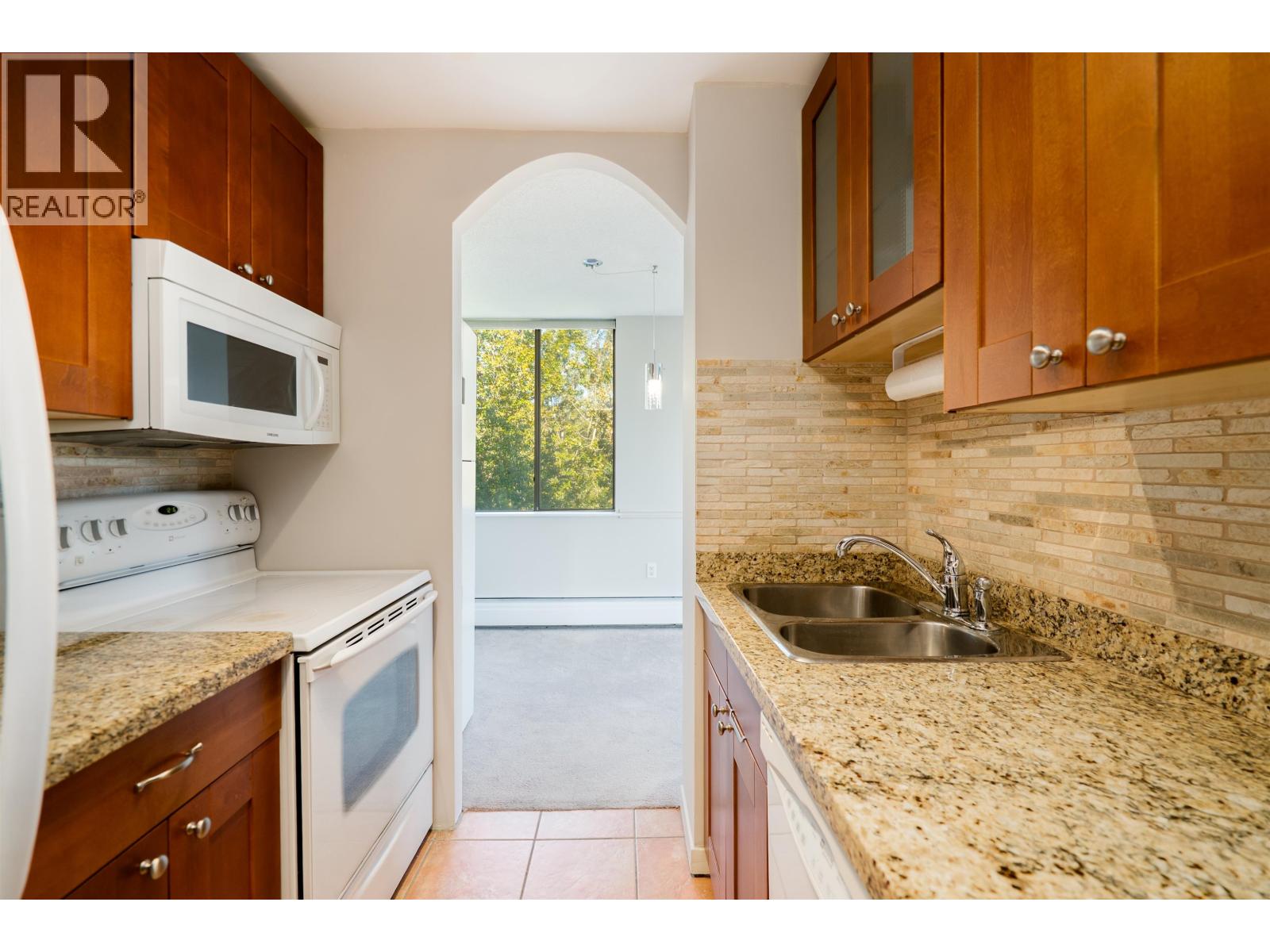 2008 Fullerton Avenue, North Vancouver, British Columbia  V7P 3G7 - Photo 4 - R3074807