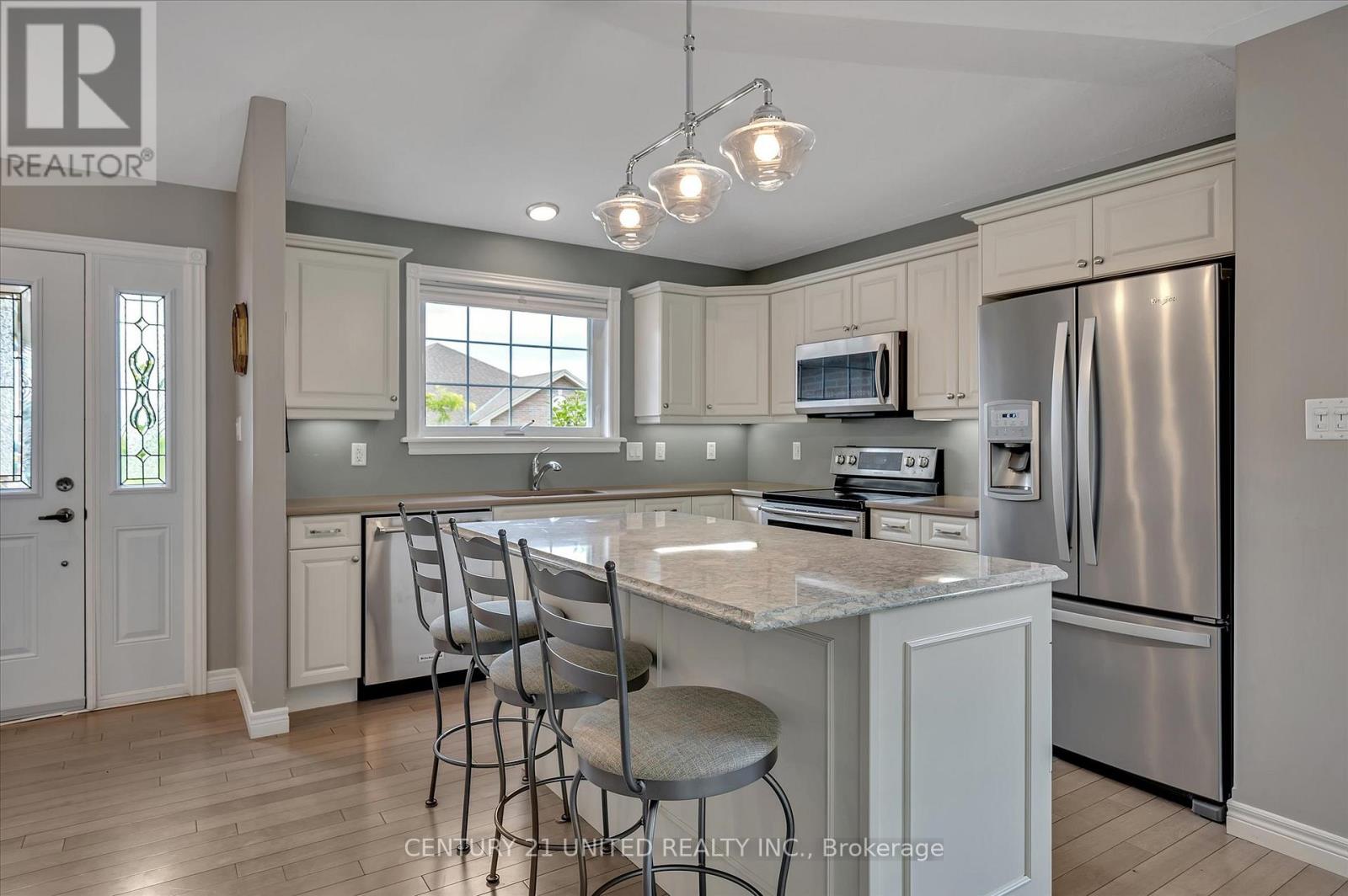 194 - 301 Carnegie Avenue, Peterborough, Ontario  K9L 0G1 - Photo 6 - X12424601