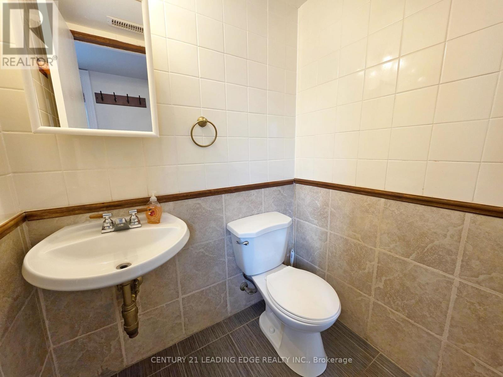 342 Pasadena Drive, Georgina, Ontario  L4P 2Z1 - Photo 7 - N12647712