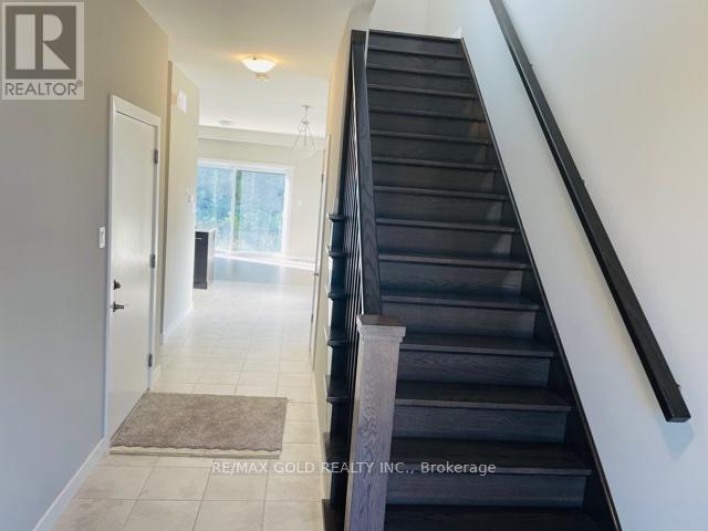 942 Robert Ferrie Drive, Kitchener, Ontario  N2R 1P2 - Photo 3 - X12647694