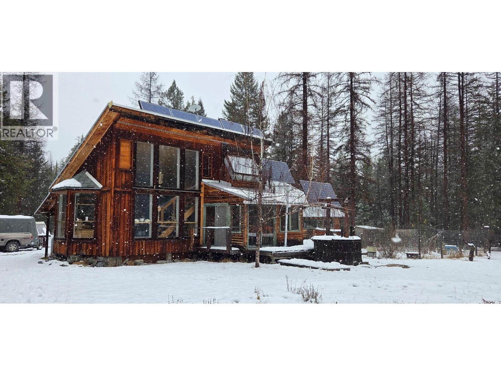 8525 Pretty Road, Cranbrook, British Columbia  V1C 7C6 - Photo 1 - 10370960