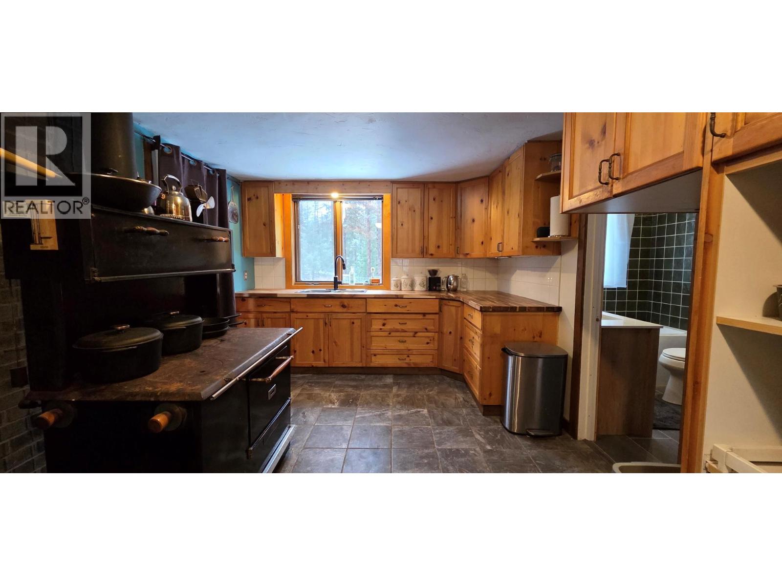 8525 Pretty Road, Cranbrook, British Columbia  V1C 7C6 - Photo 14 - 10370960