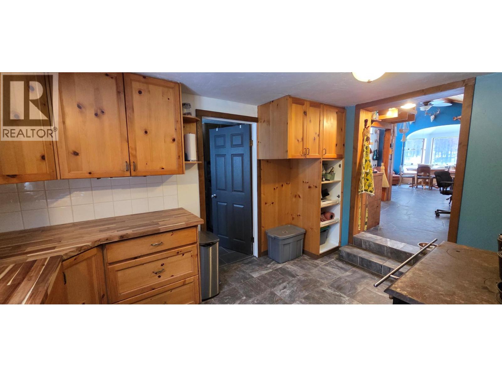 8525 Pretty Road, Cranbrook, British Columbia  V1C 7C6 - Photo 16 - 10370960