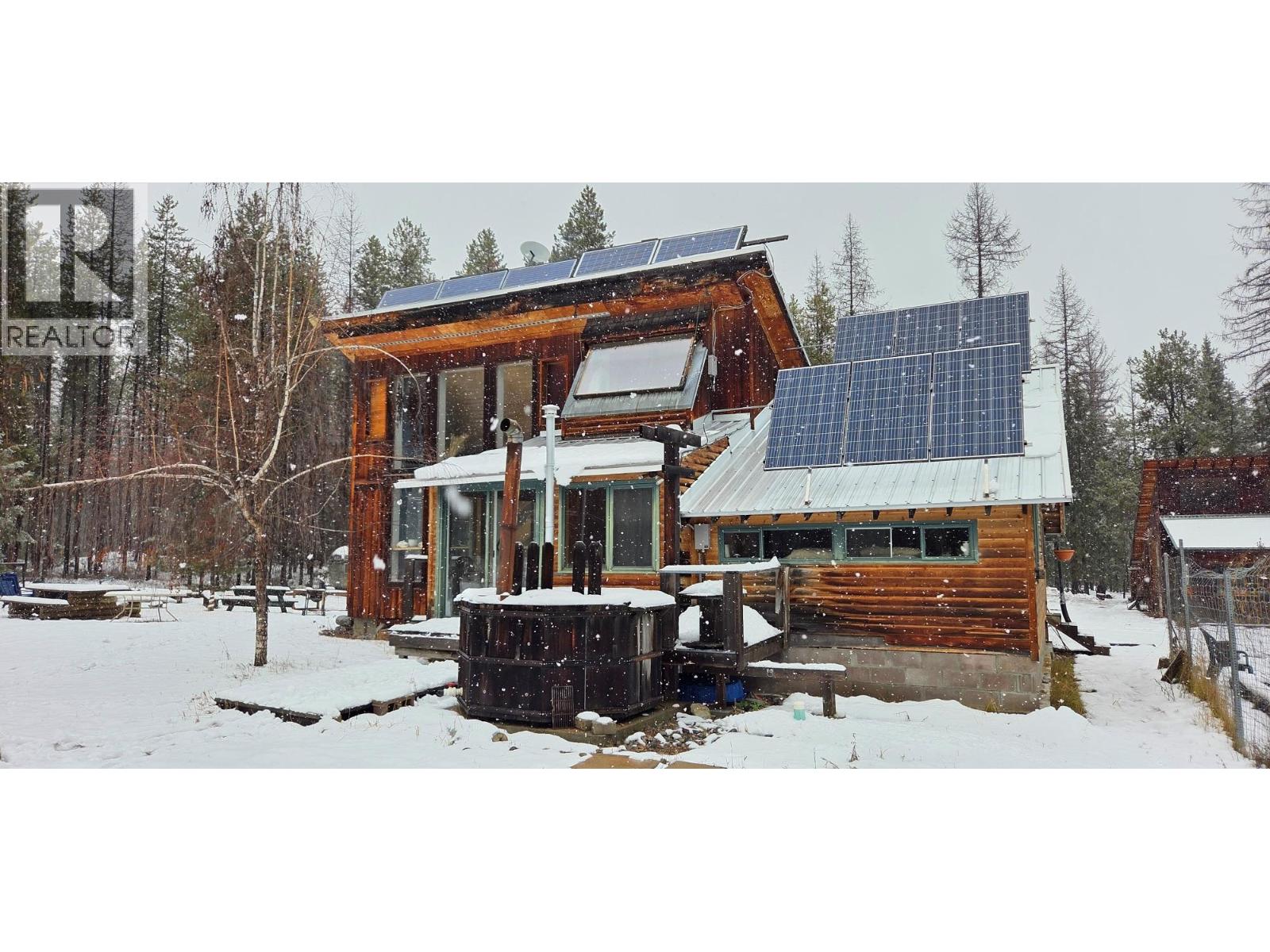 8525 Pretty Road, Cranbrook, British Columbia  V1C 7C6 - Photo 3 - 10370960