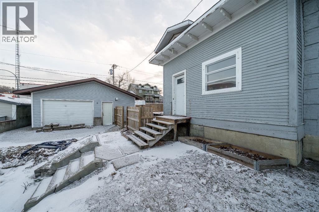 387 5 Street Se, Medicine Hat, Alberta  T1A 0M7 - Photo 37 - A2275873