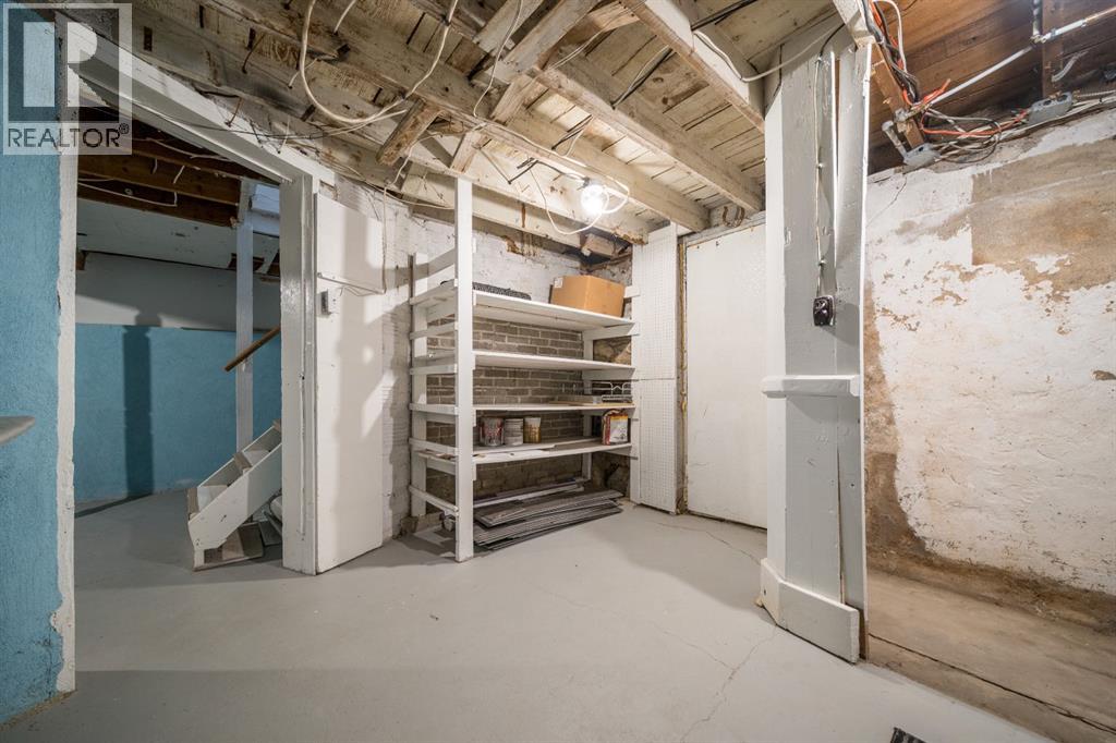 387 5 Street Se, Medicine Hat, Alberta  T1A 0M7 - Photo 35 - A2275873