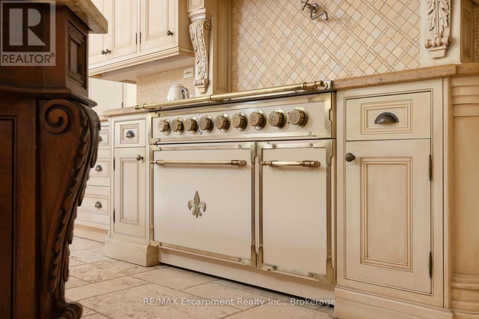 1081 Argyle Drive, Oakville, Ontario  L6J 1A9 - Photo 12 - W12524606