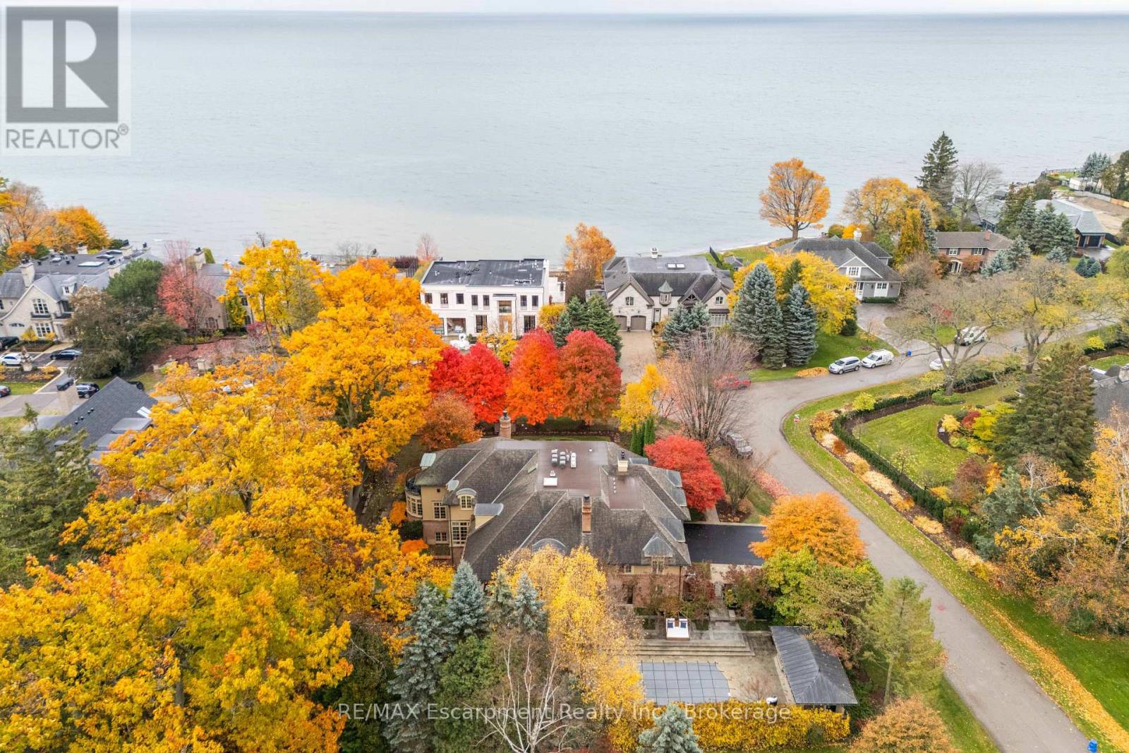 1081 Argyle Drive, Oakville, Ontario  L6J 1A9 - Photo 50 - W12524606