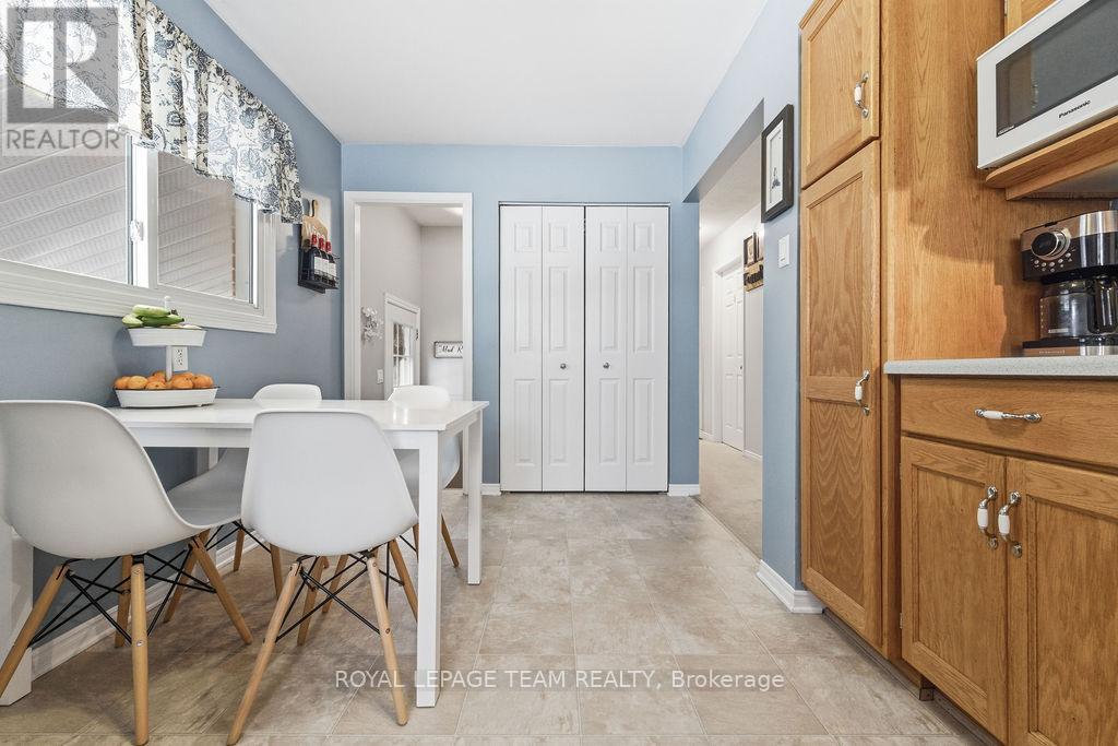 13 Archibald Street, Whitewater Region, Ontario  K0J 1K0 - Photo 10 - X12647772