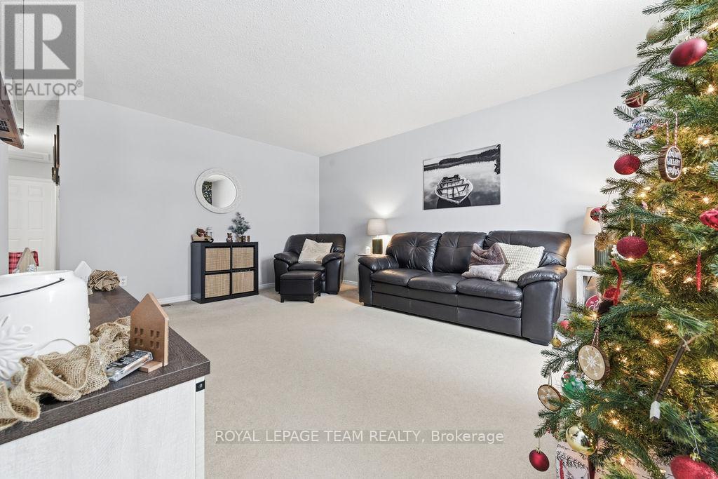 13 Archibald Street, Whitewater Region, Ontario  K0J 1K0 - Photo 15 - X12647772