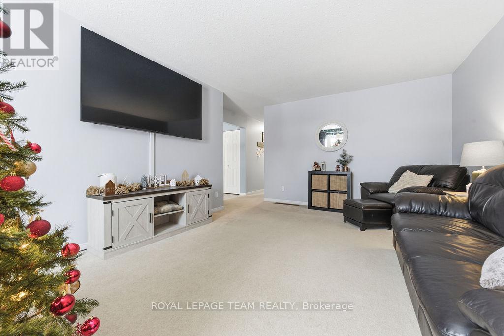 13 Archibald Street, Whitewater Region, Ontario  K0J 1K0 - Photo 16 - X12647772