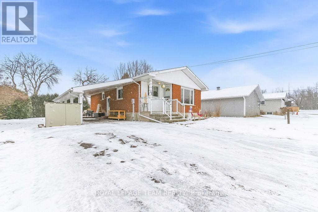 13 Archibald Street, Whitewater Region, Ontario  K0J 1K0 - Photo 3 - X12647772