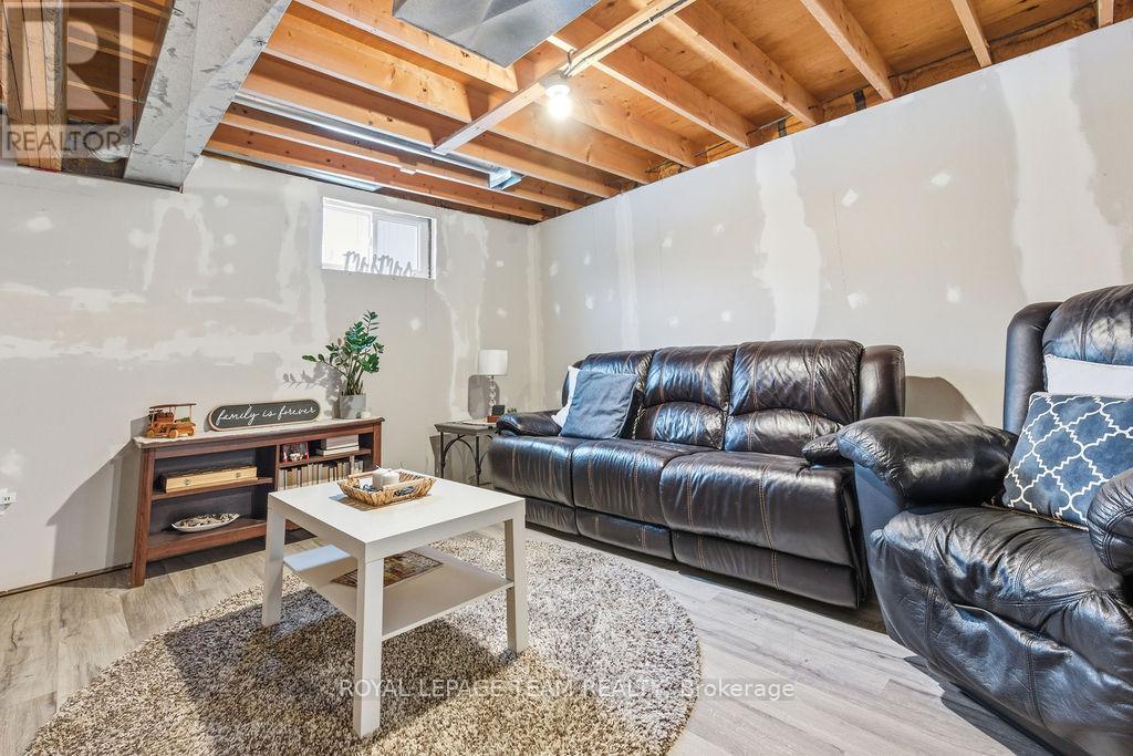 13 Archibald Street, Whitewater Region, Ontario  K0J 1K0 - Photo 30 - X12647772