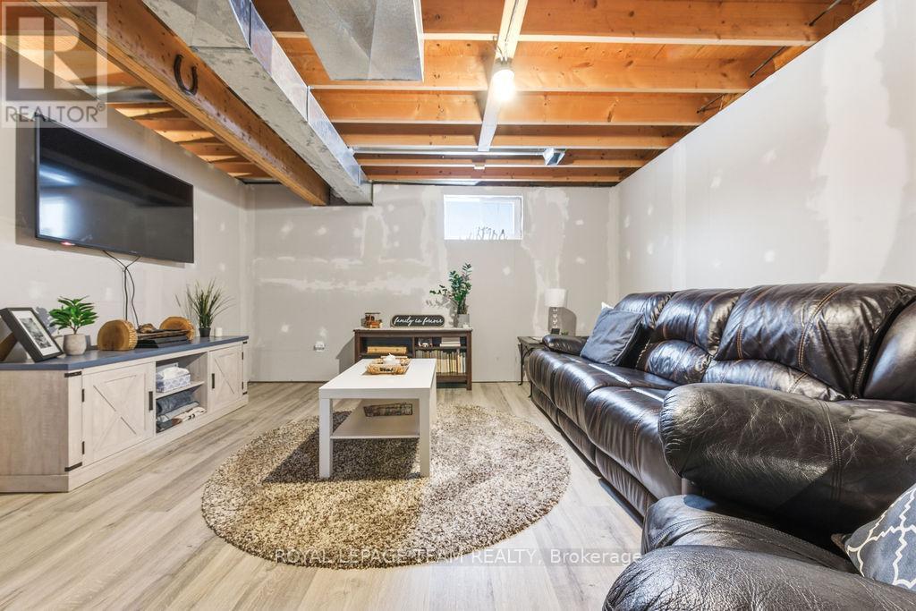 13 Archibald Street, Whitewater Region, Ontario  K0J 1K0 - Photo 31 - X12647772