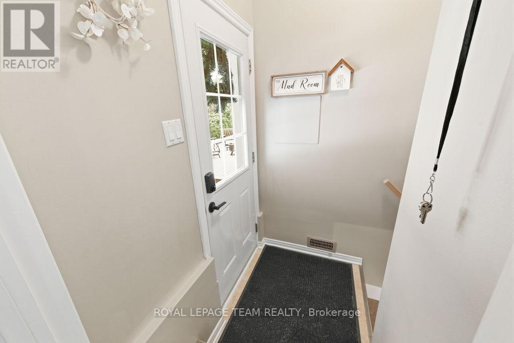 13 Archibald Street, Whitewater Region, Ontario  K0J 1K0 - Photo 6 - X12647772