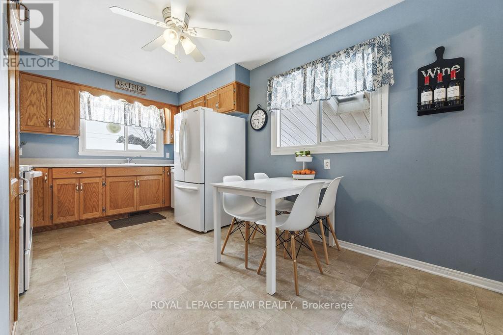 13 Archibald Street, Whitewater Region, Ontario  K0J 1K0 - Photo 7 - X12647772