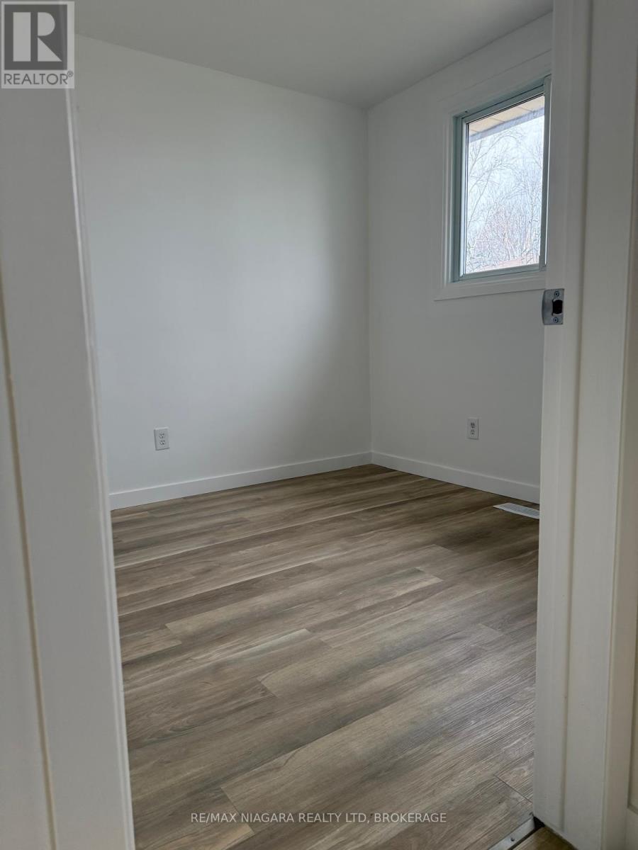 8006 Paddock Trail Drive, Niagara Falls (Ascot), Ontario  L2H 1X2 - Photo 11 - X12647740