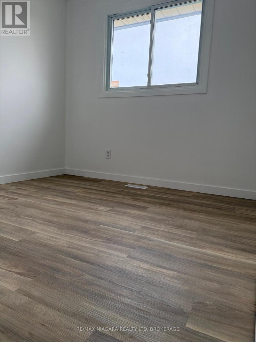 8006 Paddock Trail Drive, Niagara Falls (Ascot), Ontario  L2H 1X2 - Photo 15 - X12647740