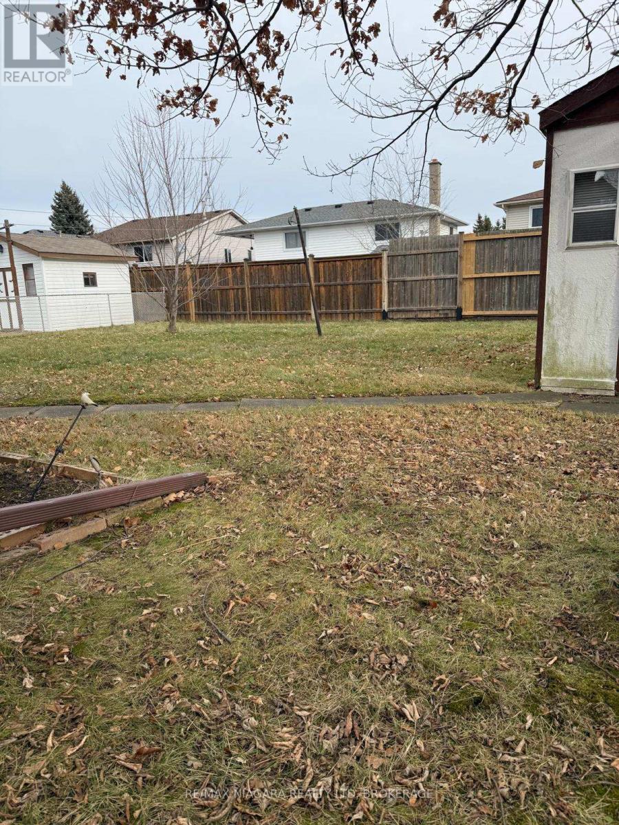 8006 Paddock Trail Drive, Niagara Falls (Ascot), Ontario  L2H 1X2 - Photo 21 - X12647740