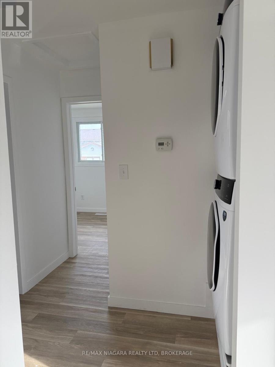 8006 Paddock Trail Drive, Niagara Falls (Ascot), Ontario  L2H 1X2 - Photo 9 - X12647740