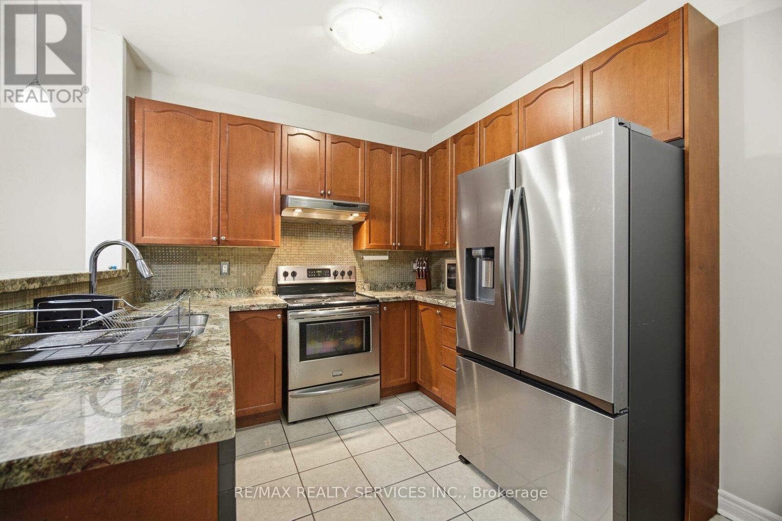 31 Seahorse Avenue, Brampton, Ontario  L6V 4N7 - Photo 14 - W12642576