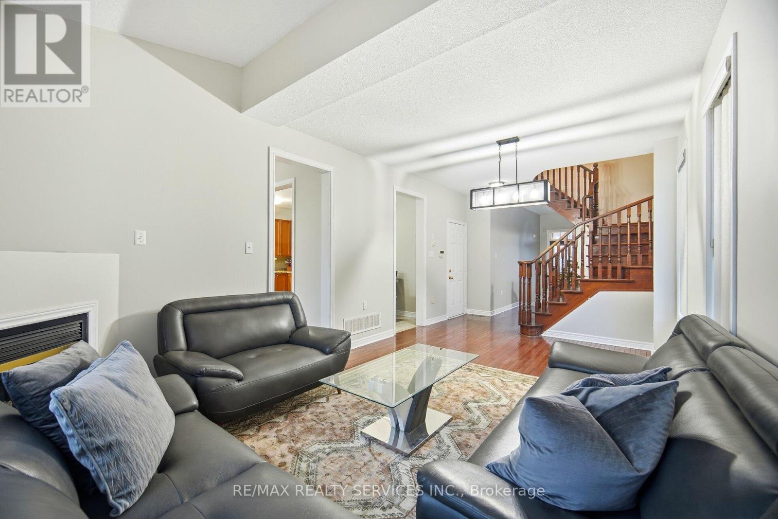 31 Seahorse Avenue, Brampton, Ontario  L6V 4N7 - Photo 12 - W12642576