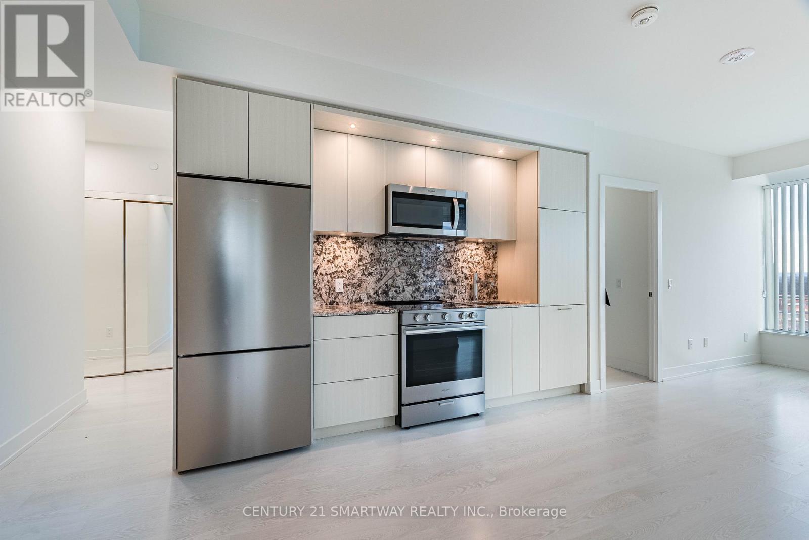 1104 - 60 Central Park Roadway, Toronto, Ontario  M9A 0E6 - Photo 10 - W12643184